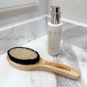 ✨NWOB✨ BEAUTYCOUNTER Body Oil and Dry Brush Set